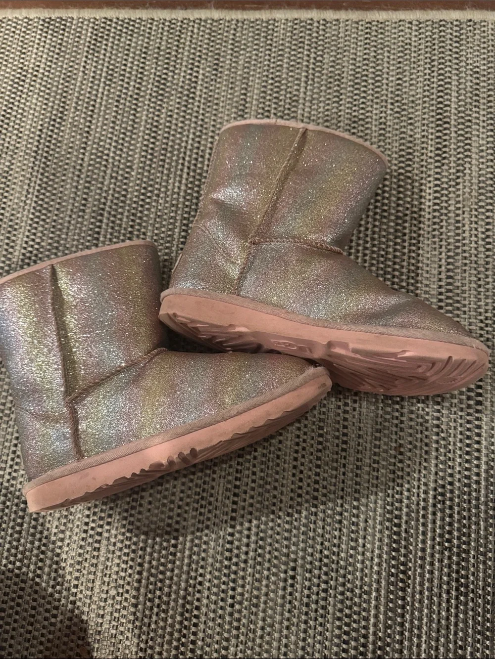 Uggs Kids Classic Glitter Boots in Metallic Rainbow, size 4